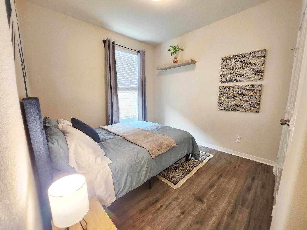 יוסטון 4 Bedroom Home Near Downtown Med Center Nrg Stadium Pearland Skyview Long By Ion Rentals מראה חיצוני תמונה