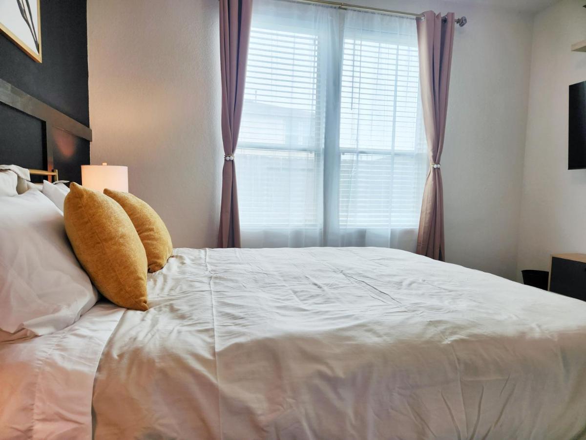 יוסטון 4 Bedroom Home Near Downtown Med Center Nrg Stadium Pearland Skyview Long By Ion Rentals מראה חיצוני תמונה
