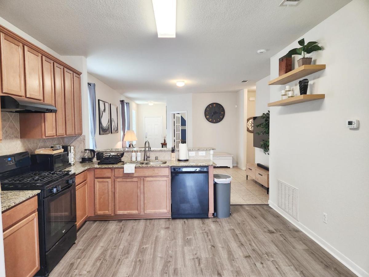 יוסטון 4 Bedroom Home Near Downtown Med Center Nrg Stadium Pearland Skyview Long By Ion Rentals מראה חיצוני תמונה