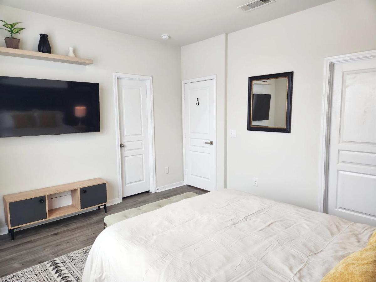 יוסטון 4 Bedroom Home Near Downtown Med Center Nrg Stadium Pearland Skyview Long By Ion Rentals מראה חיצוני תמונה