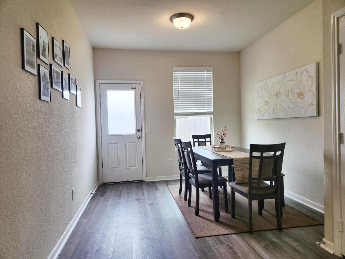 יוסטון 4 Bedroom Home Near Downtown Med Center Nrg Stadium Pearland Skyview Long By Ion Rentals מראה חיצוני תמונה