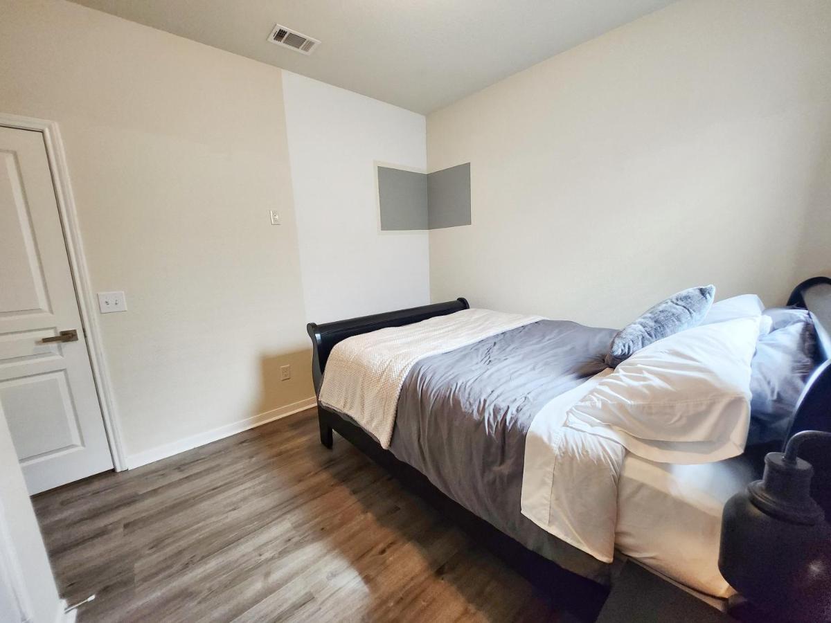 יוסטון 4 Bedroom Home Near Downtown Med Center Nrg Stadium Pearland Skyview Long By Ion Rentals מראה חיצוני תמונה